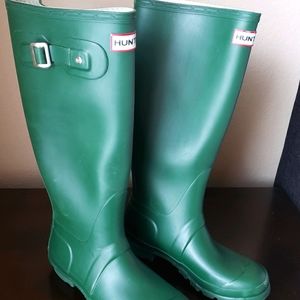 EUC Hunter Boots Matte Green Tall Rain Boots sz 8